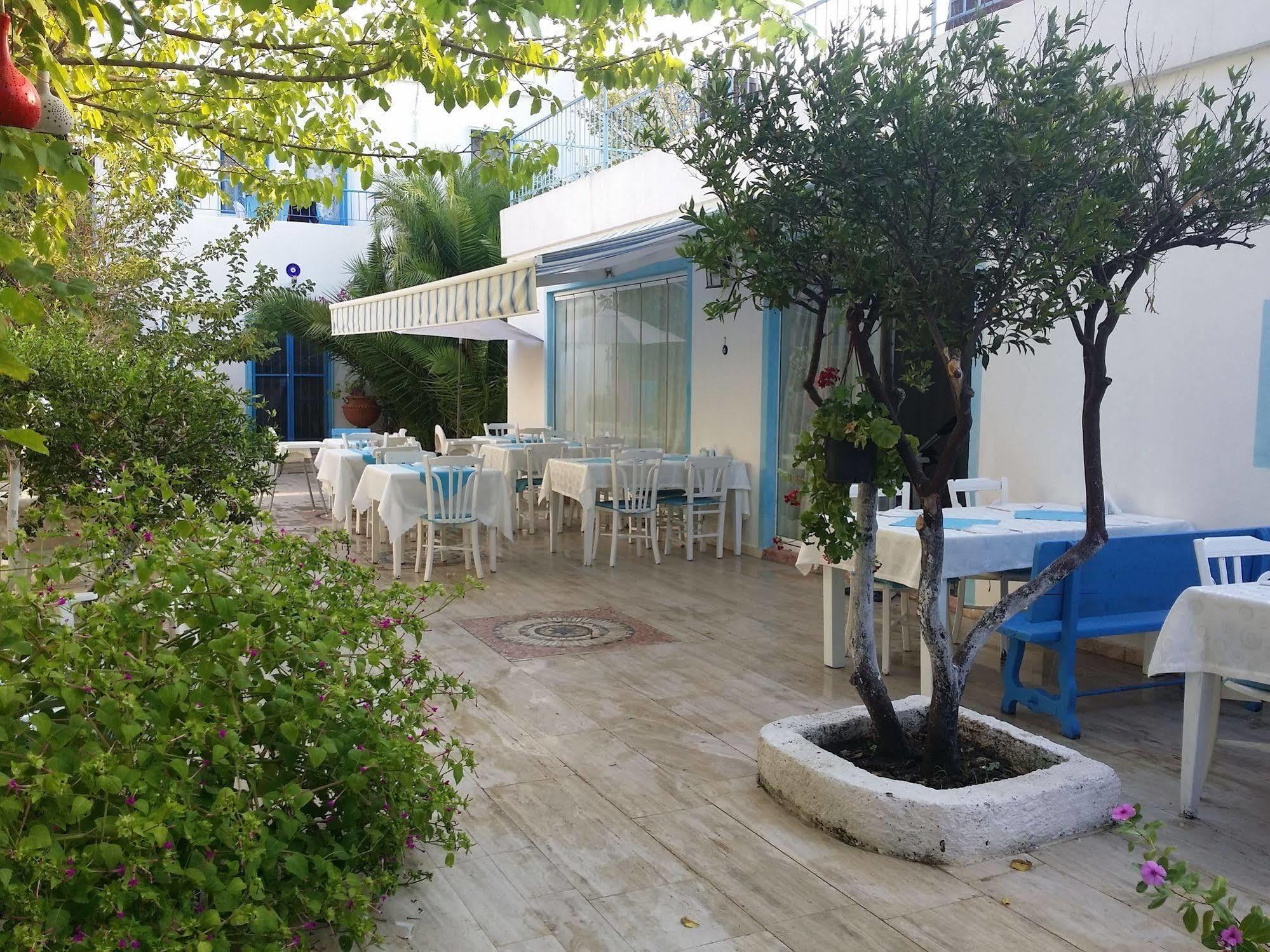 Esmana Hotel Bitez Bagian luar foto